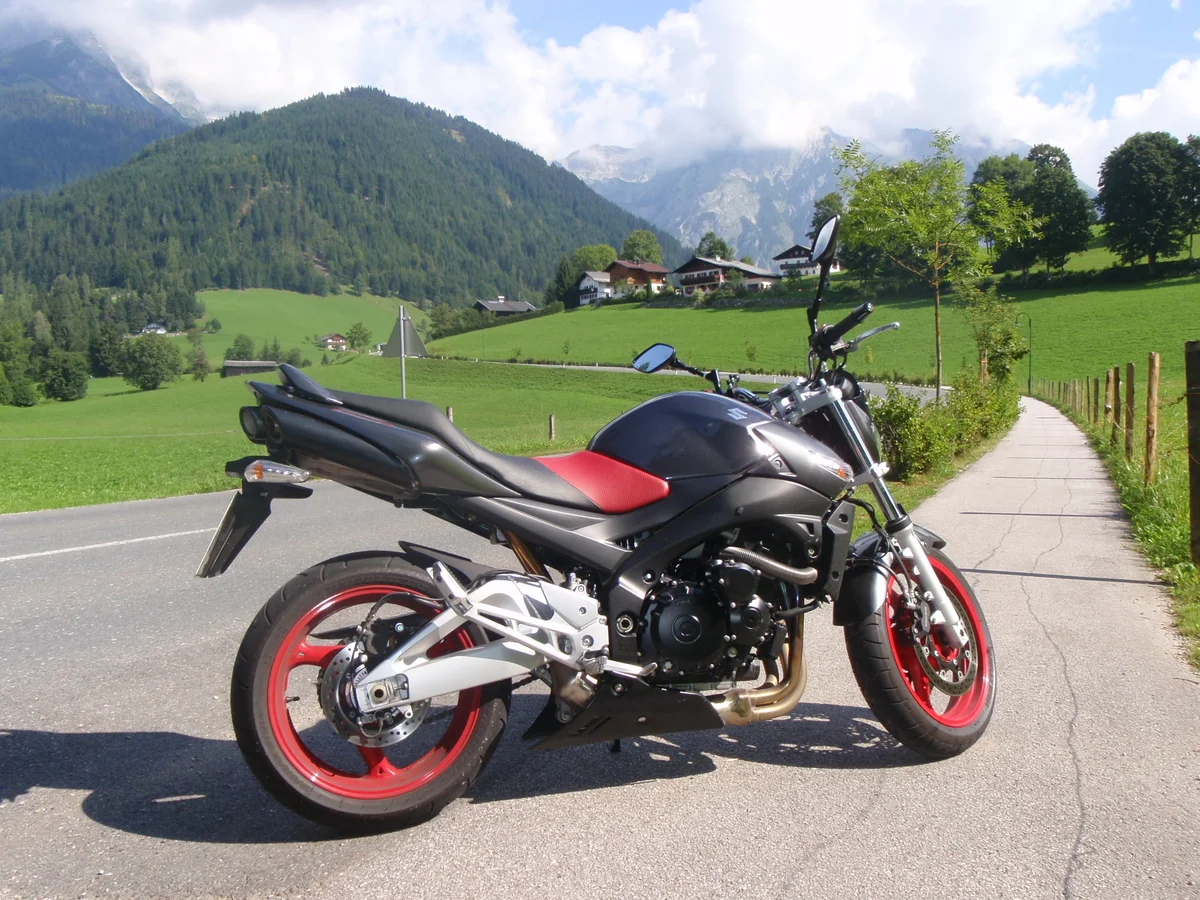 Suzuki GSX-600, Bild 1 von 1